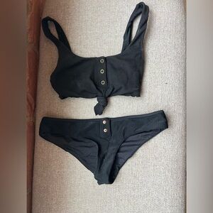 Frankie’s Bikinis BOTTOMS ribbed black